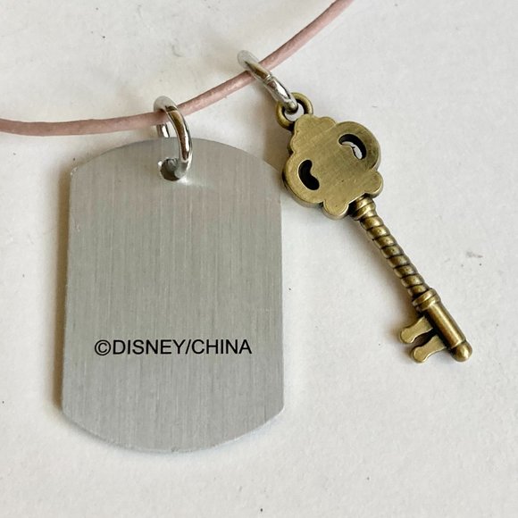 Vintage Disney Pirates of the Caribbean Necklace Charm Skull Crossbones 23" - Picture 8 of 10